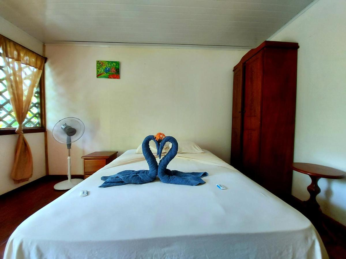 Cabinas Tortuguero Eksteriør bilde